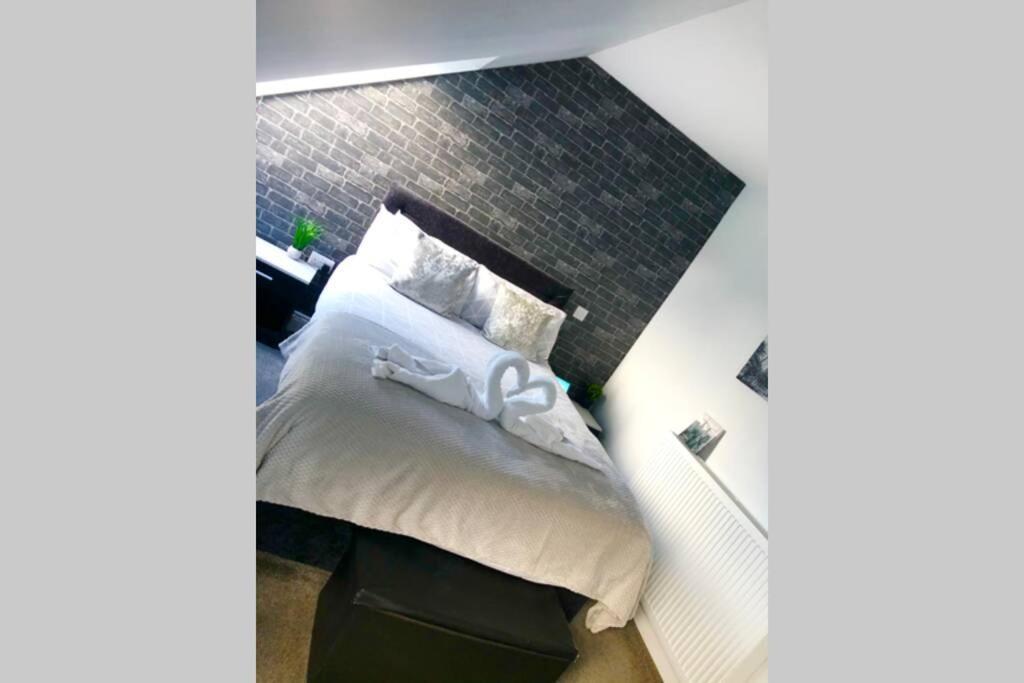 Alcantara- Modern Home With Hot Tub- Sleeps 10 Cromdale Extérieur photo